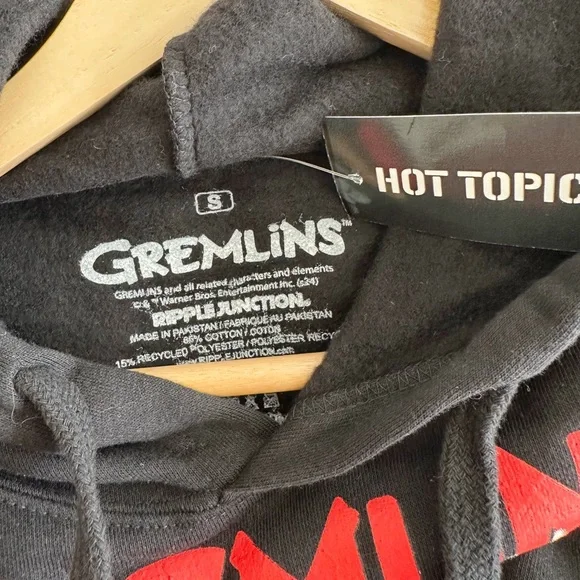 NEW Hot Topic Gremlins Cropped Long Sleeve Hoodie - Picture 3 of 8